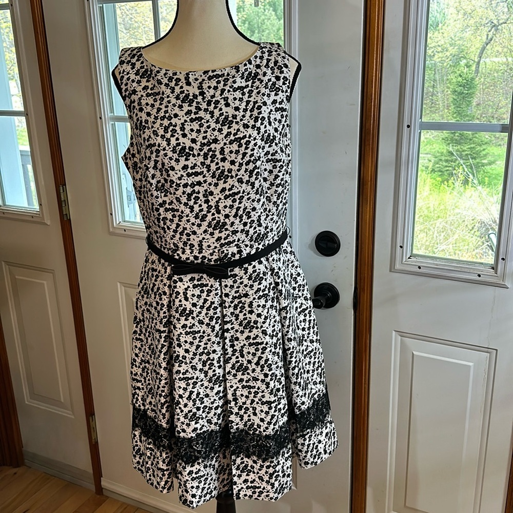 Danny & Nicole Flowered Party Dress